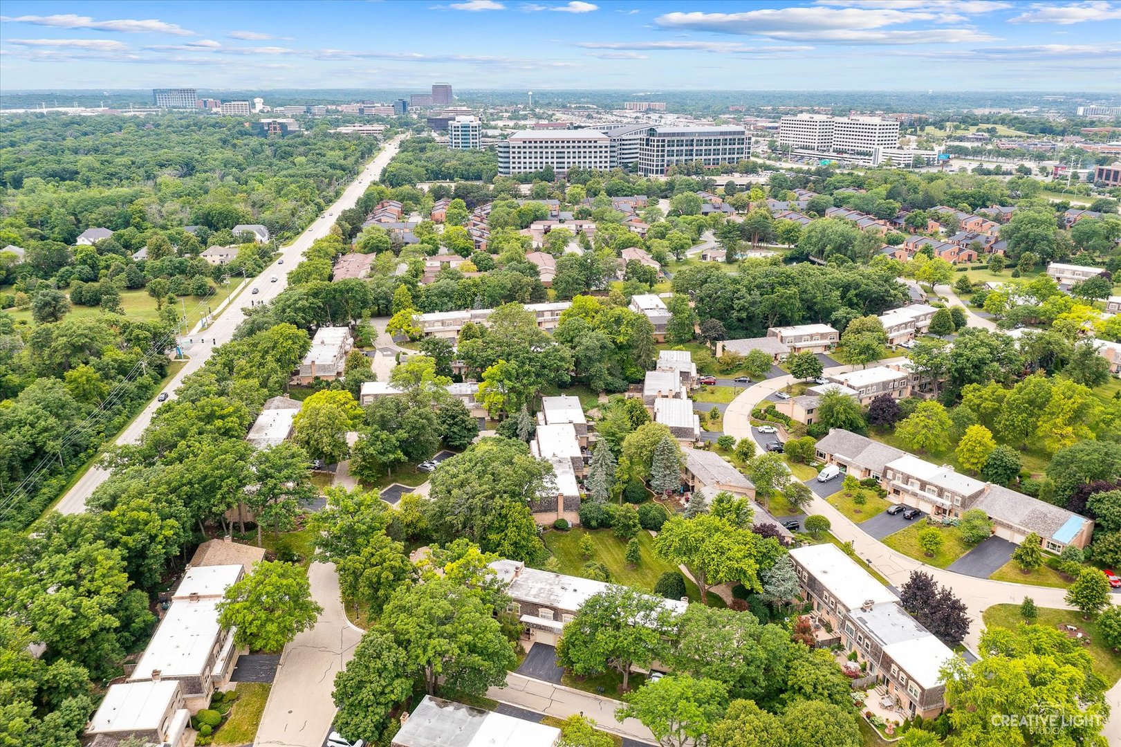 19W079 Avenue Barbizon