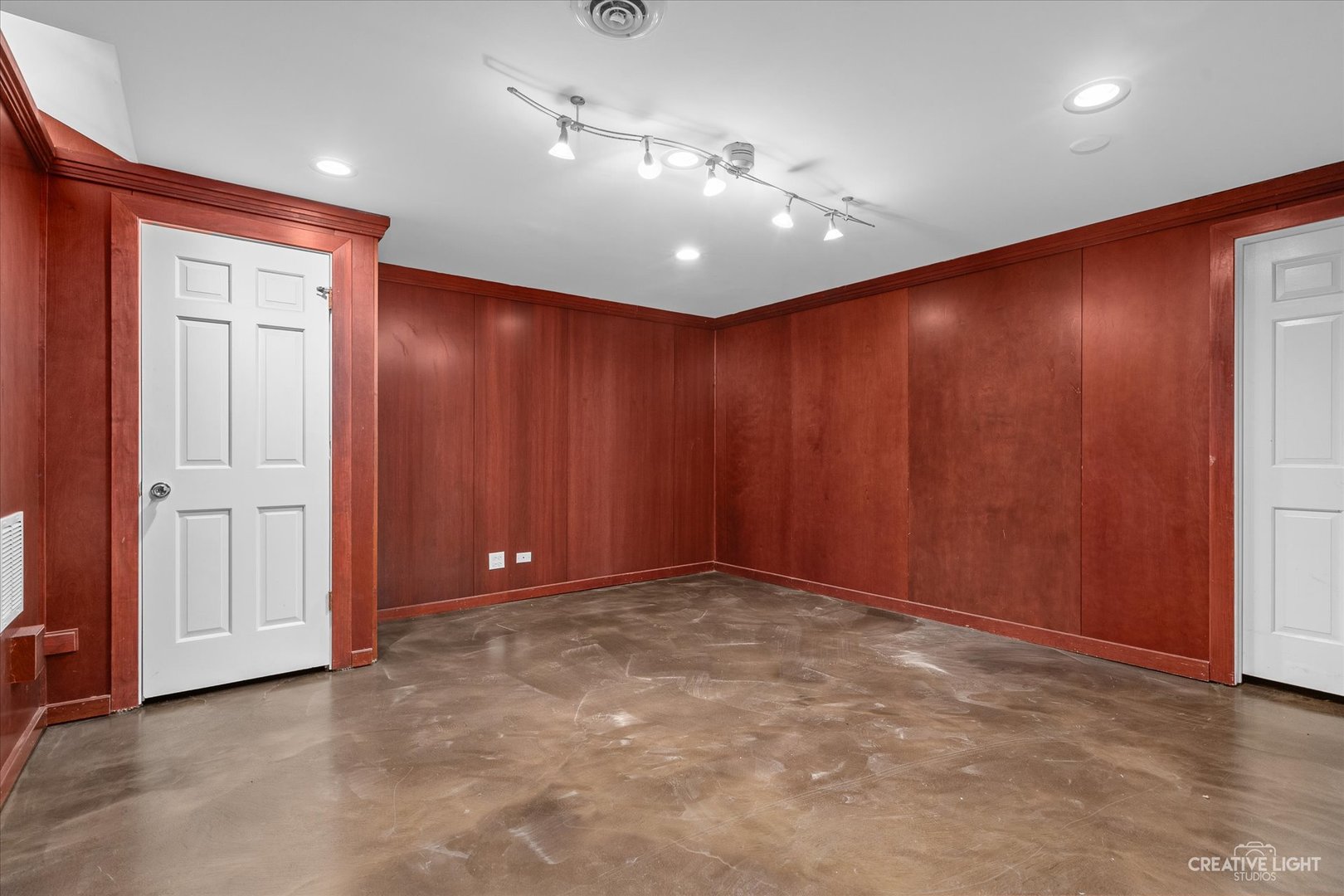 19W079 Avenue Barbizon