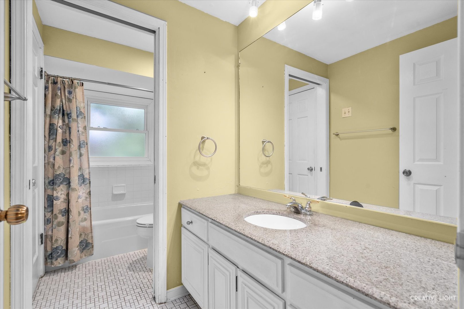 19W079 Avenue Barbizon