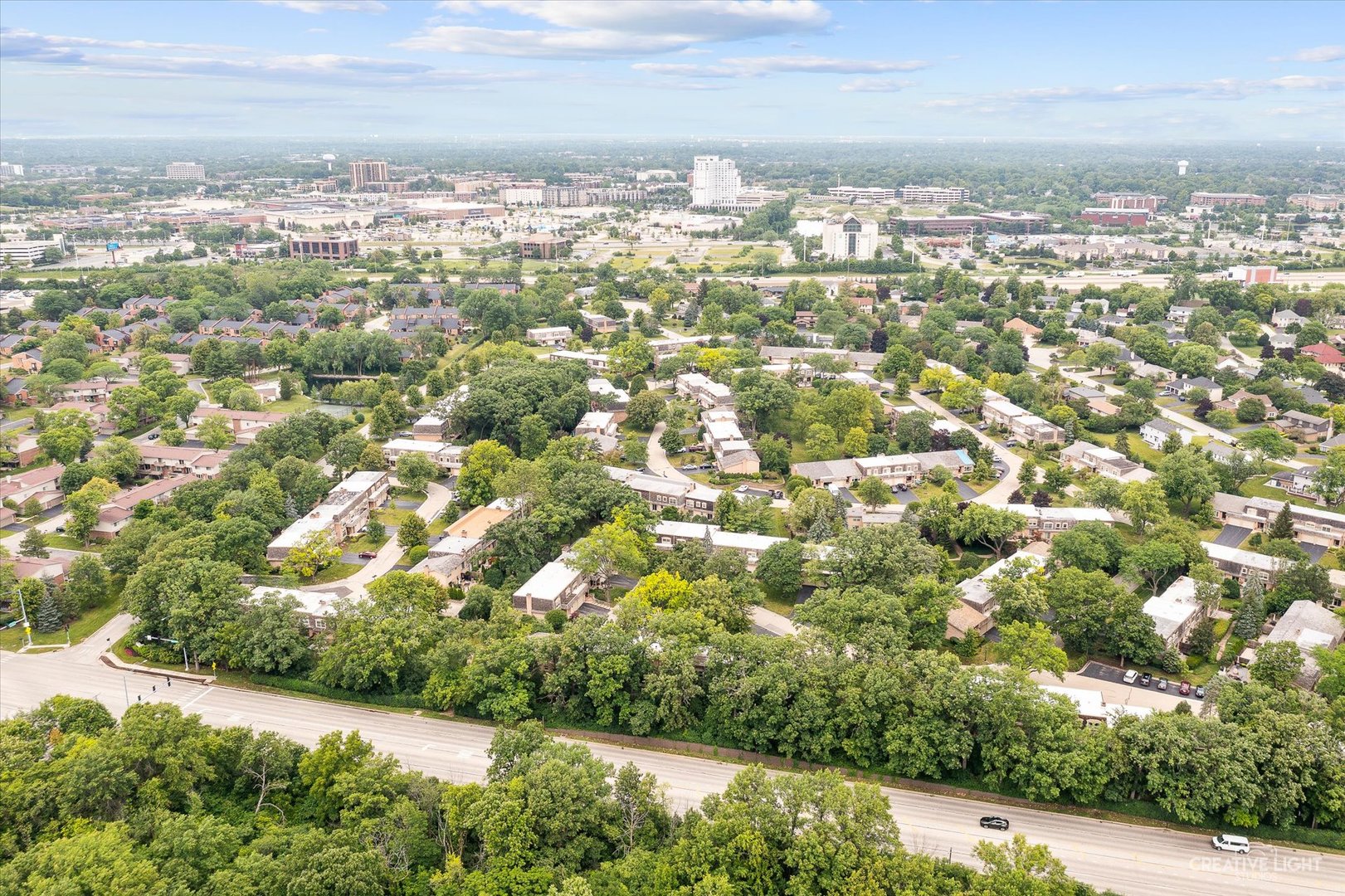 19W079 Avenue Barbizon