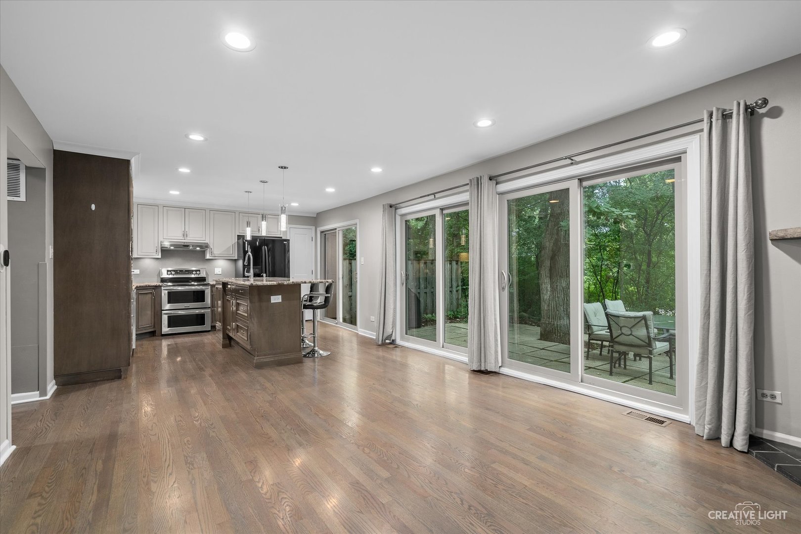 19W079 Avenue Barbizon