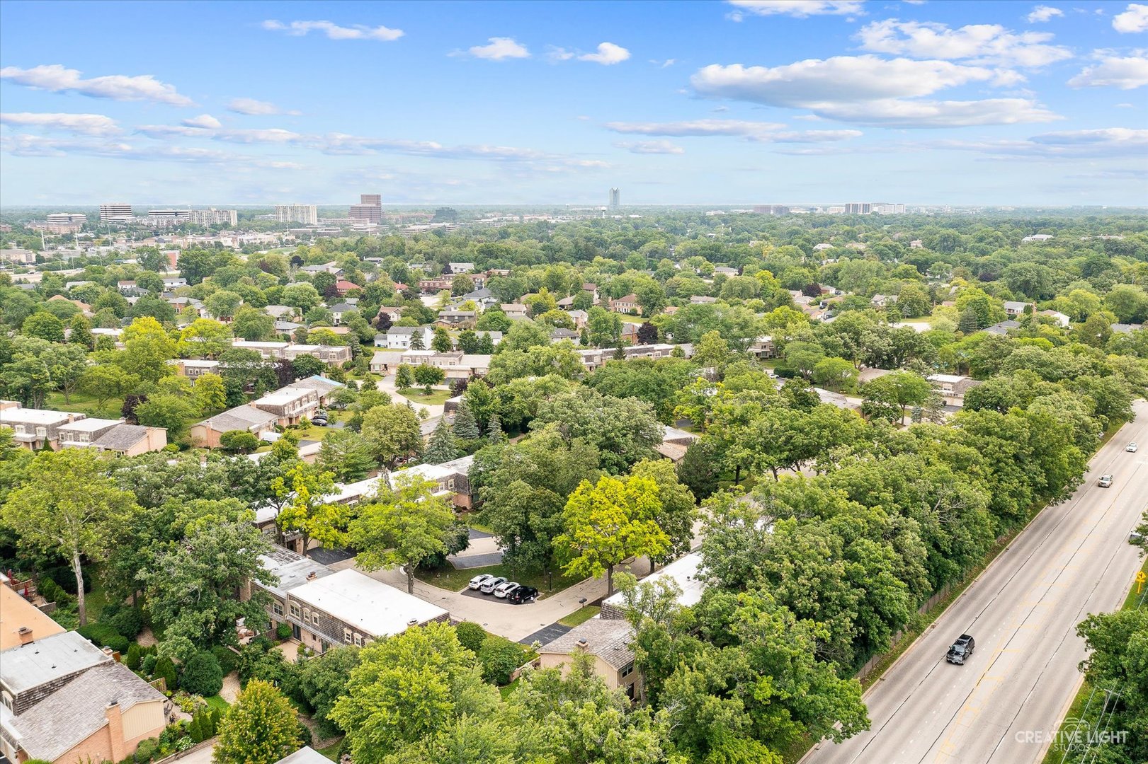 19W079 Avenue Barbizon