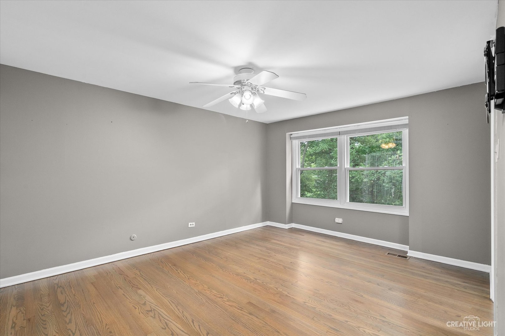 19W079 Avenue Barbizon