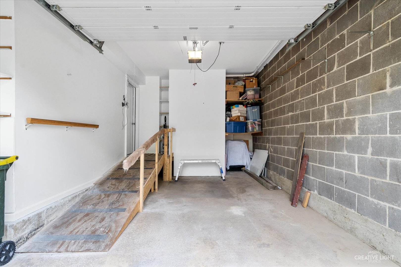 19W079 Avenue Barbizon