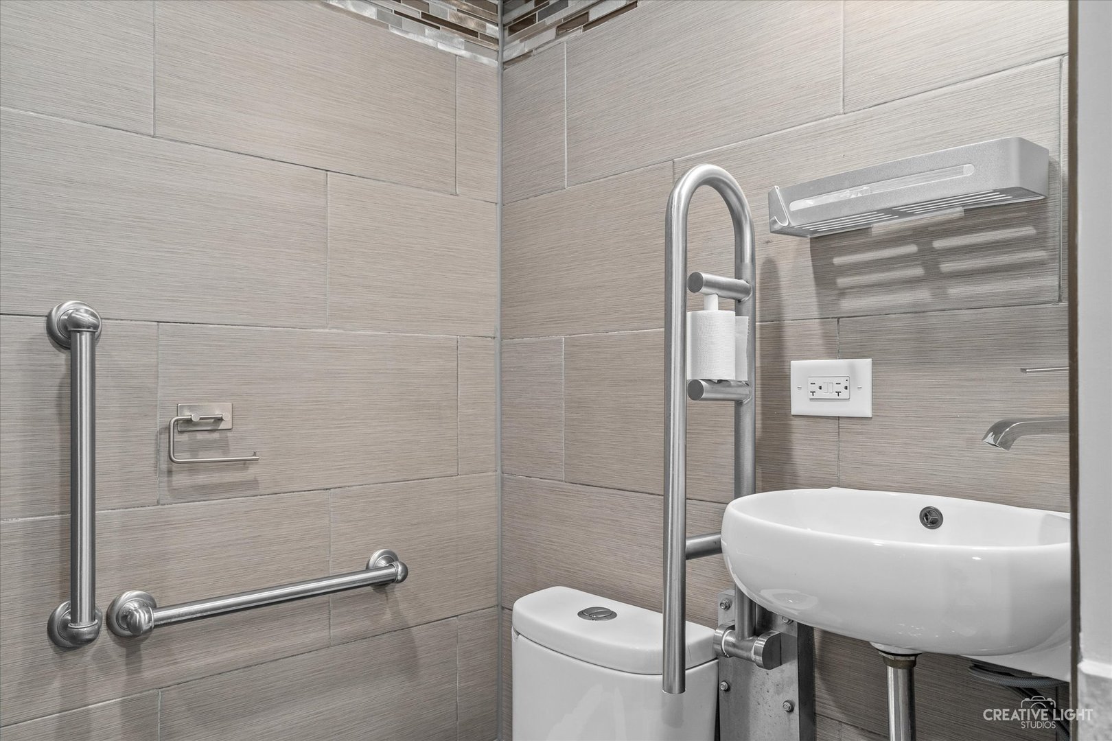 19W079 Avenue Barbizon