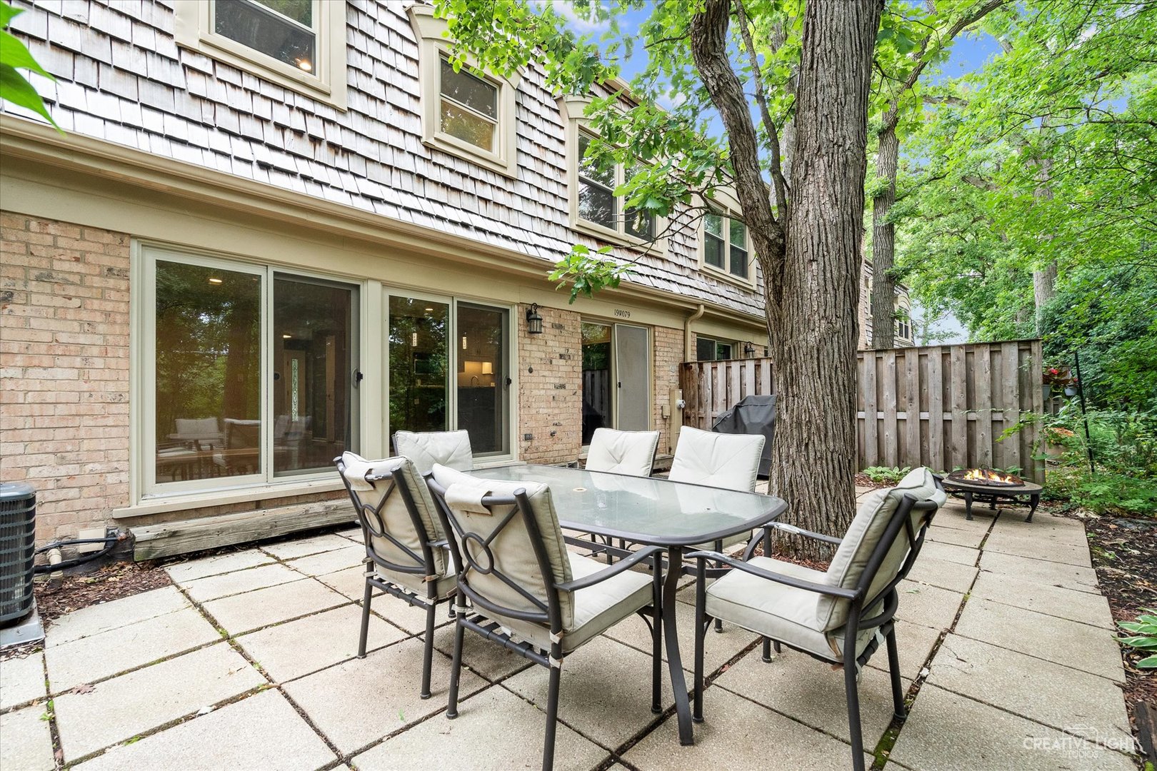 19W079 Avenue Barbizon