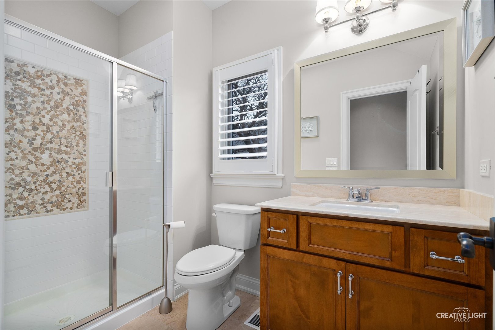 228 W Franklin Avenue