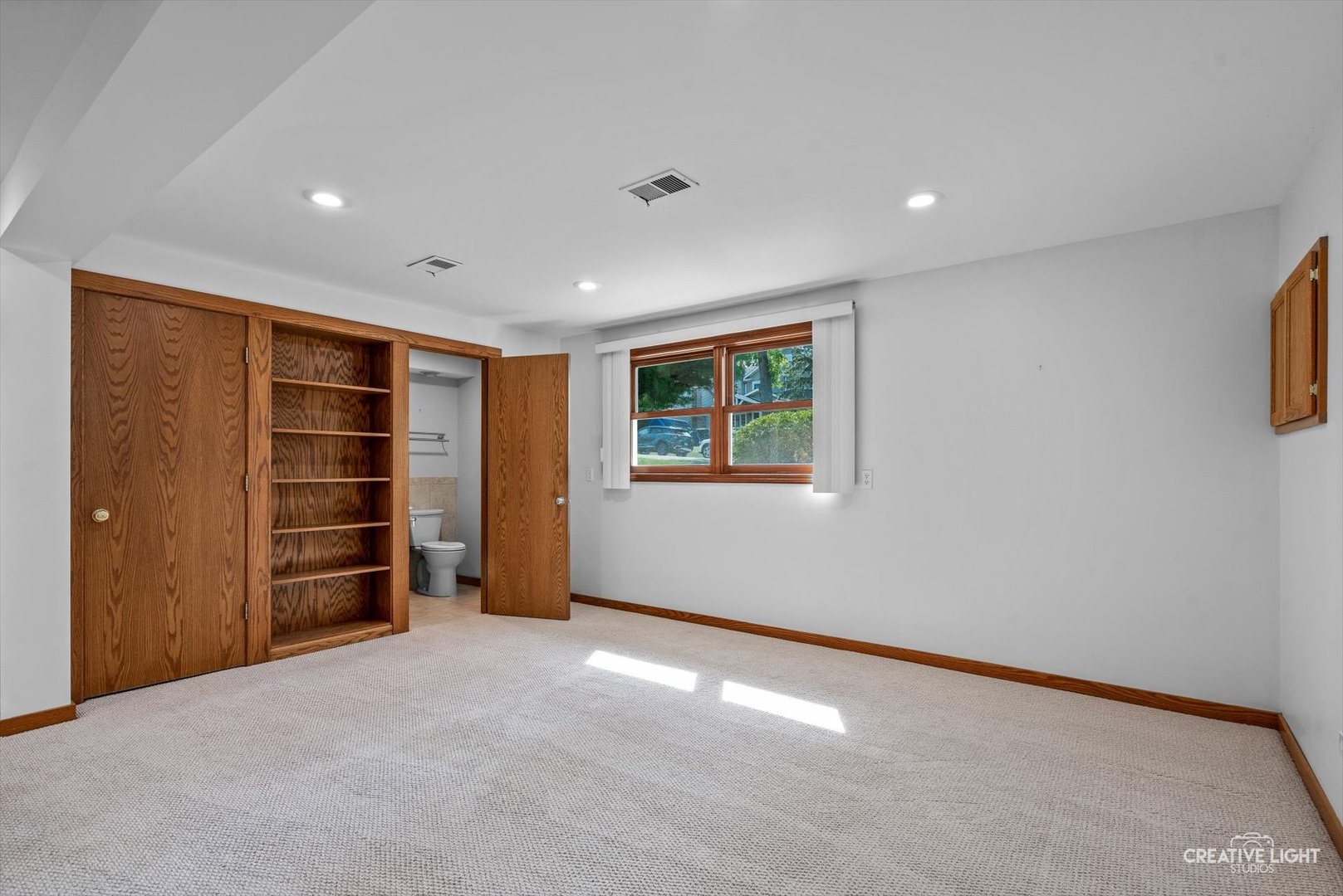 138 W Chicago Avenue