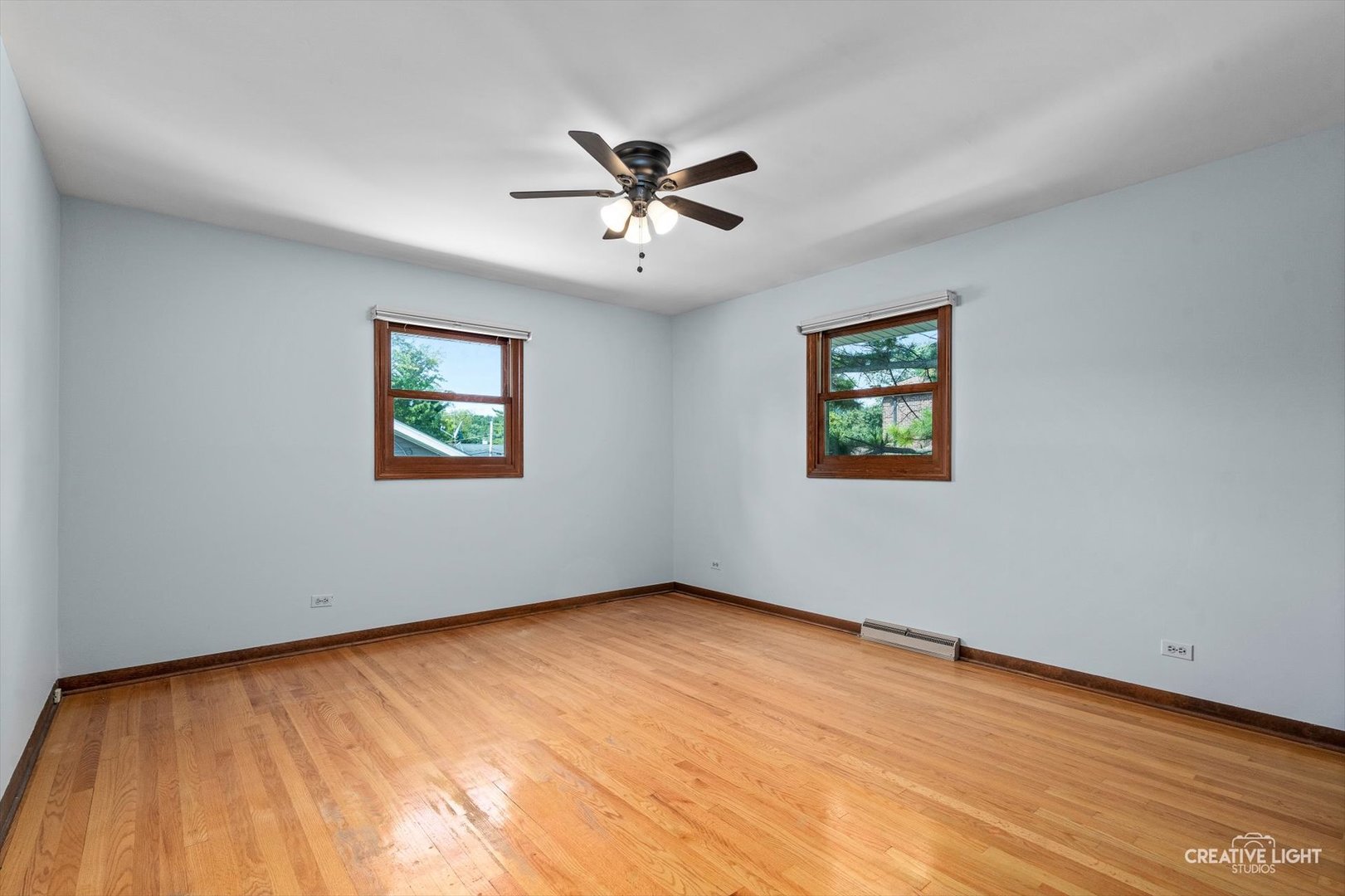 138 W Chicago Avenue