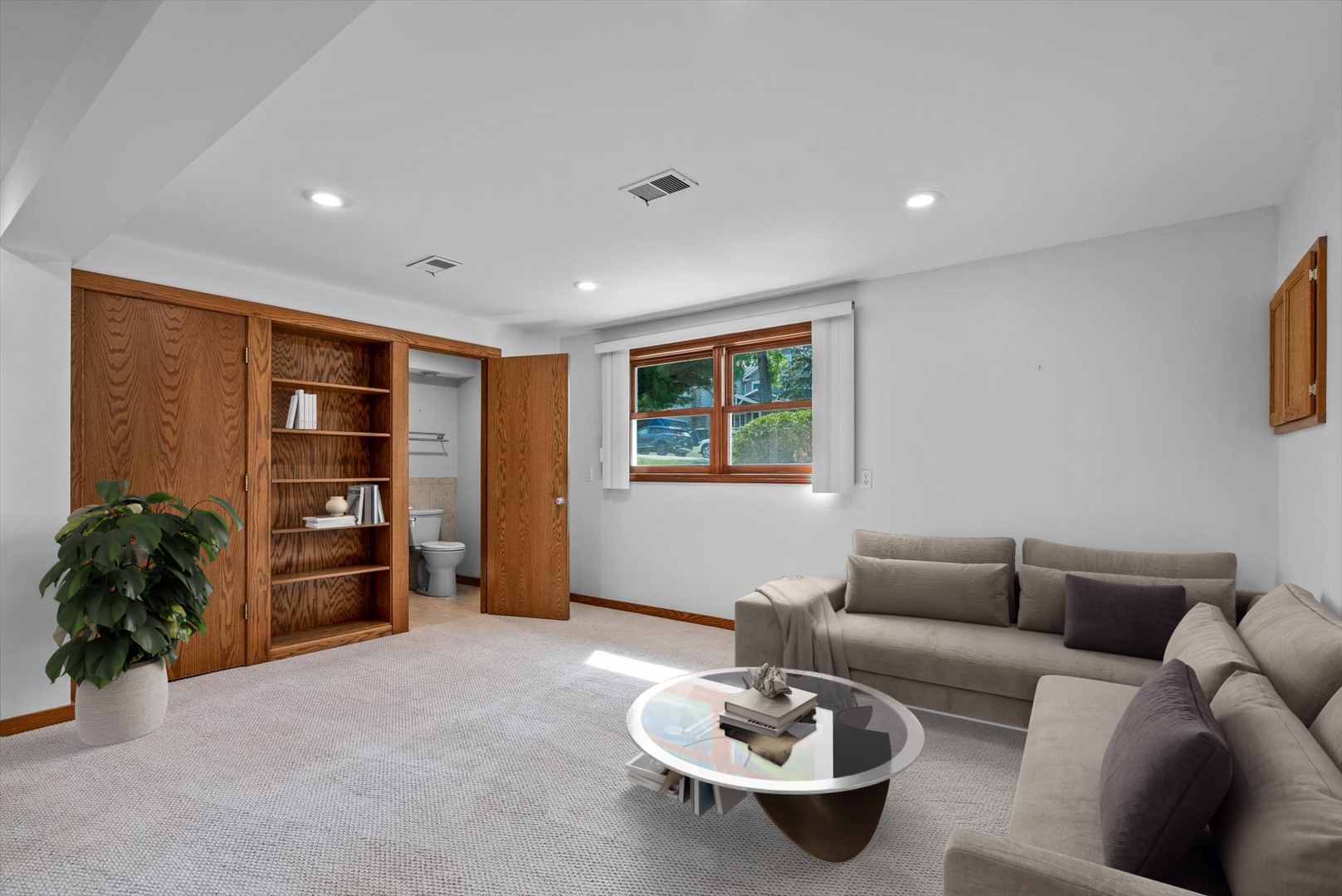 138 W Chicago Avenue