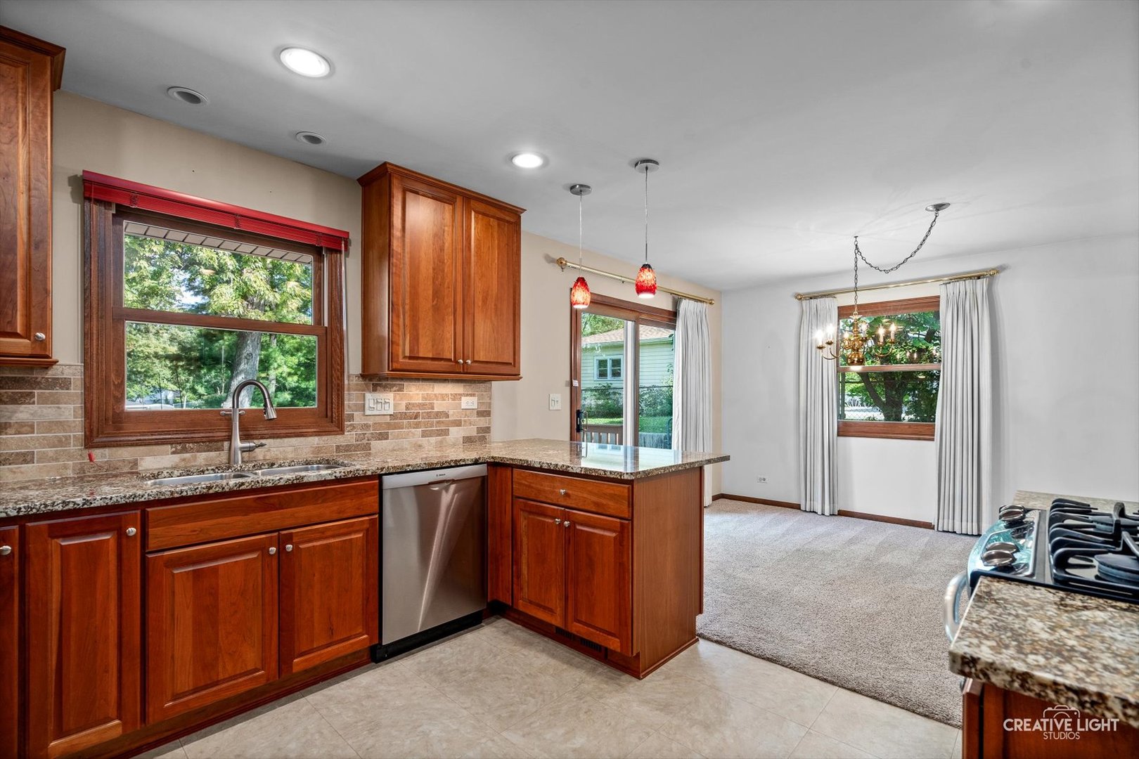 138 W Chicago Avenue