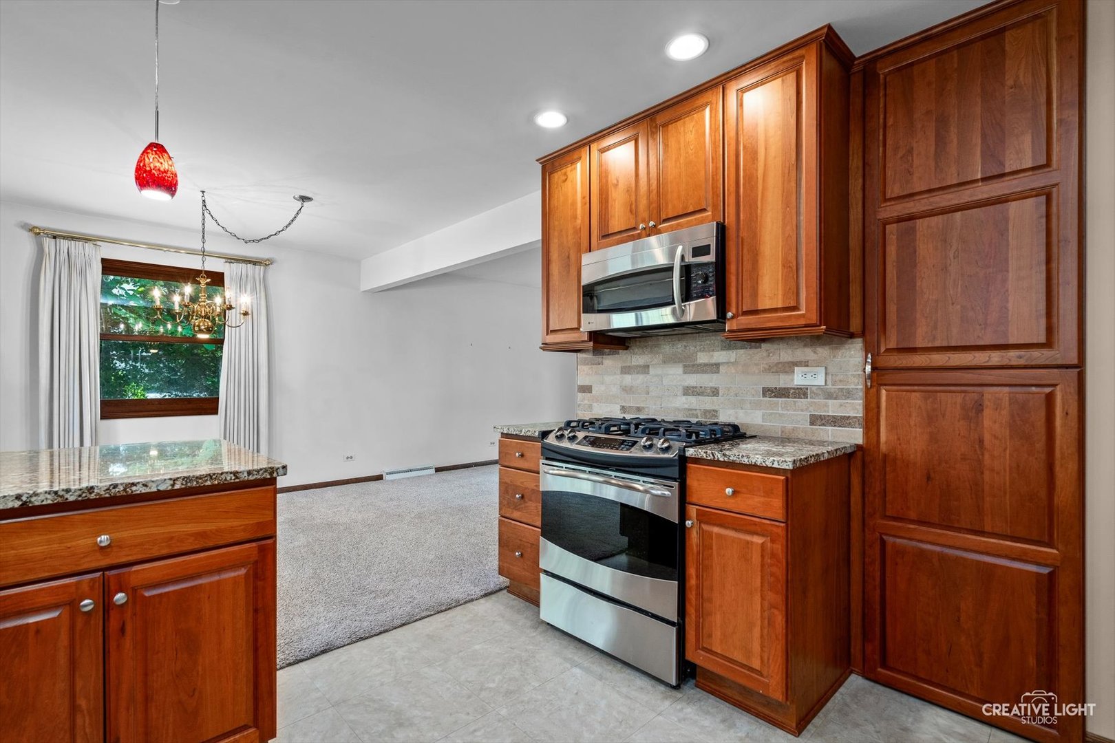 138 W Chicago Avenue