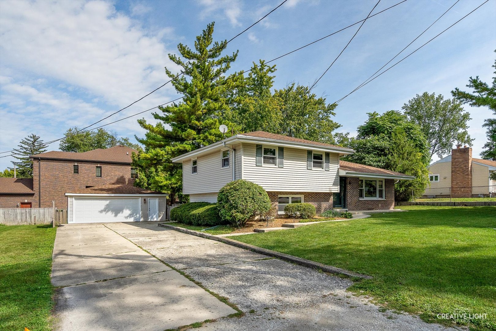 138 W Chicago Avenue