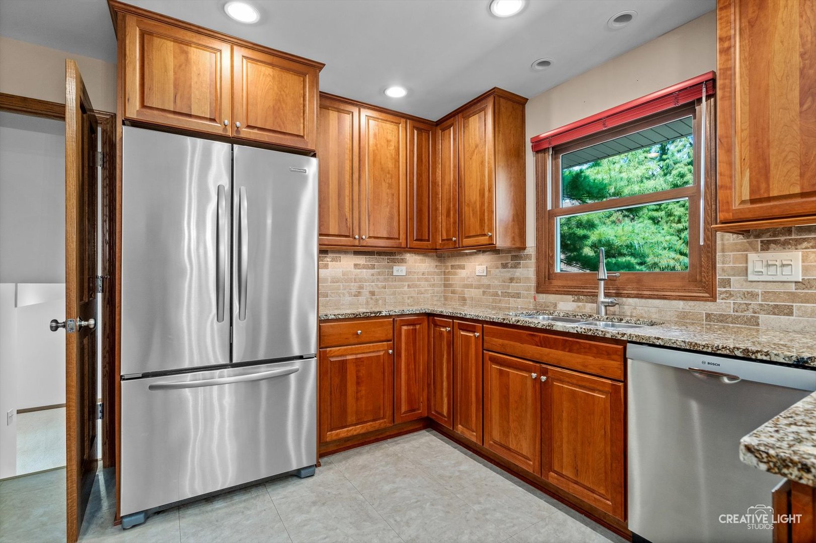 138 W Chicago Avenue