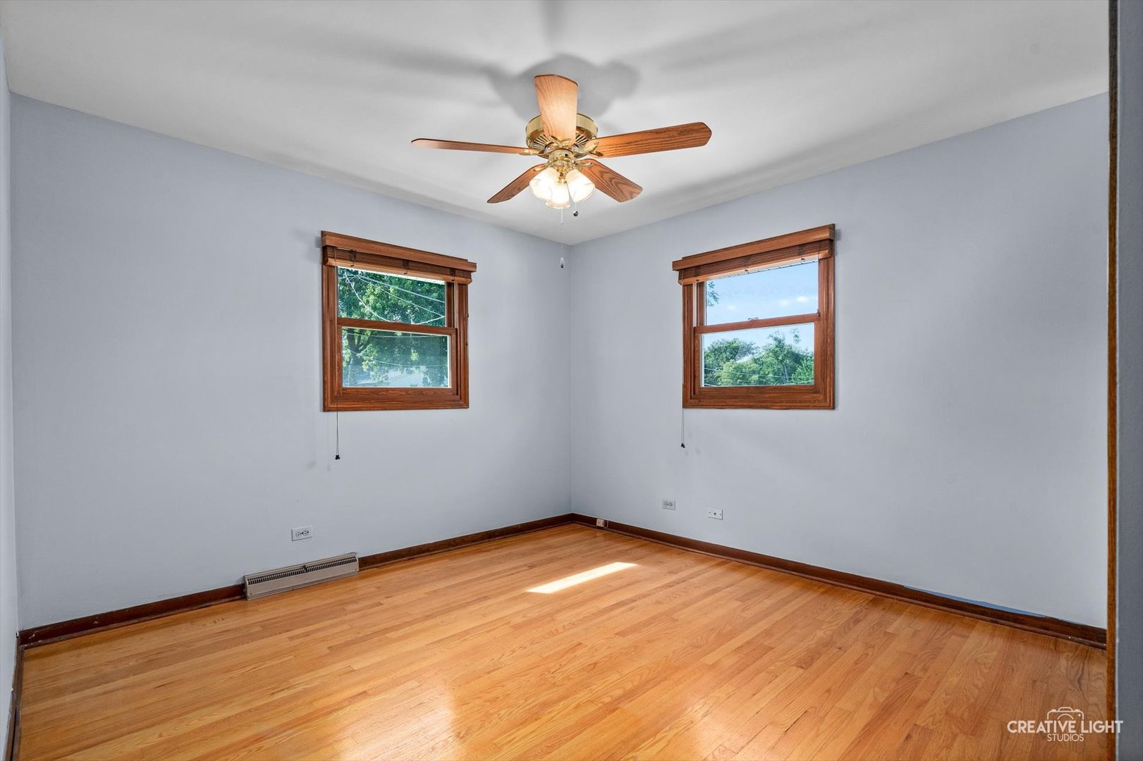 138 W Chicago Avenue