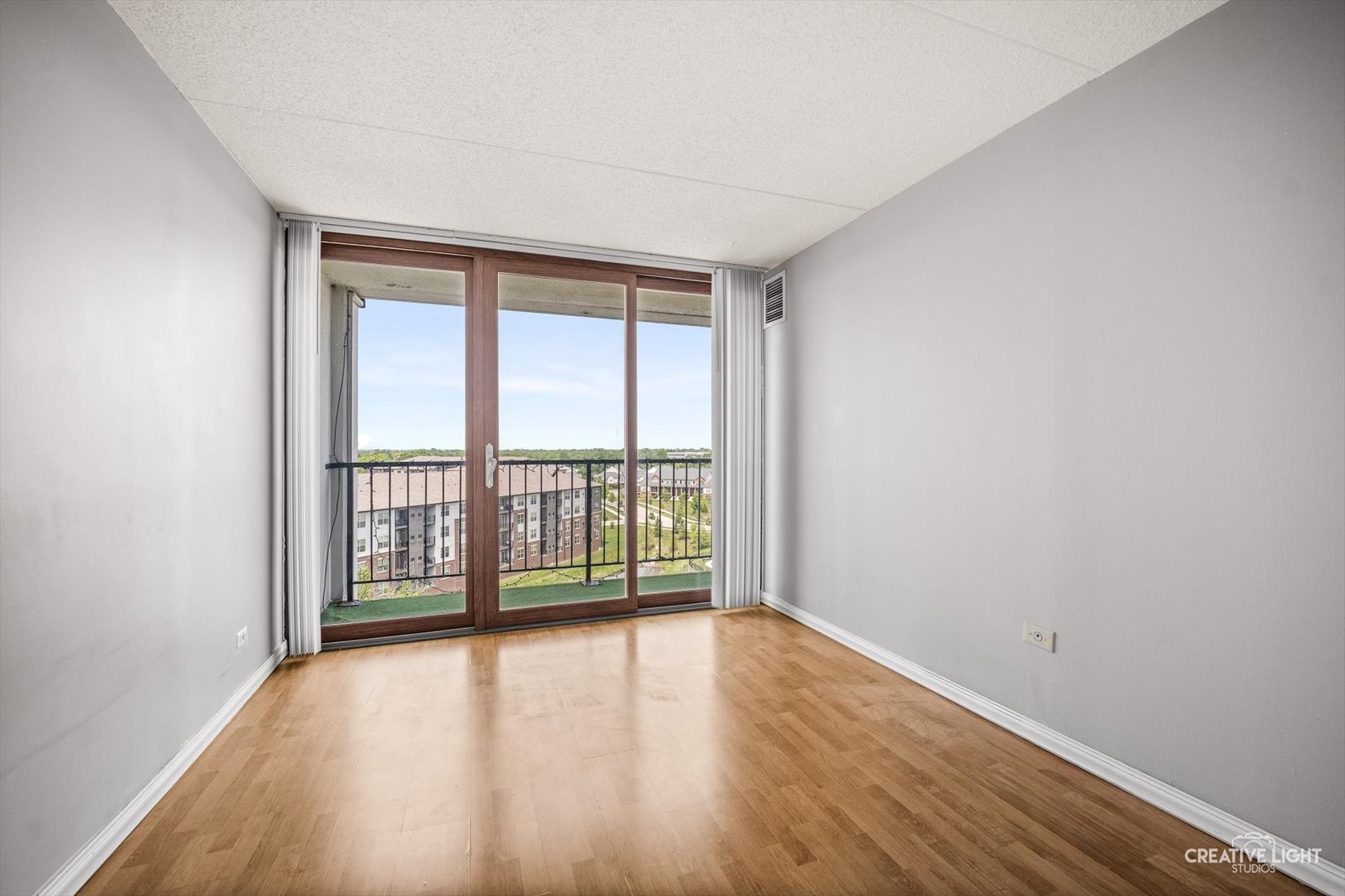 2015 S Finley Road Unit: 1104