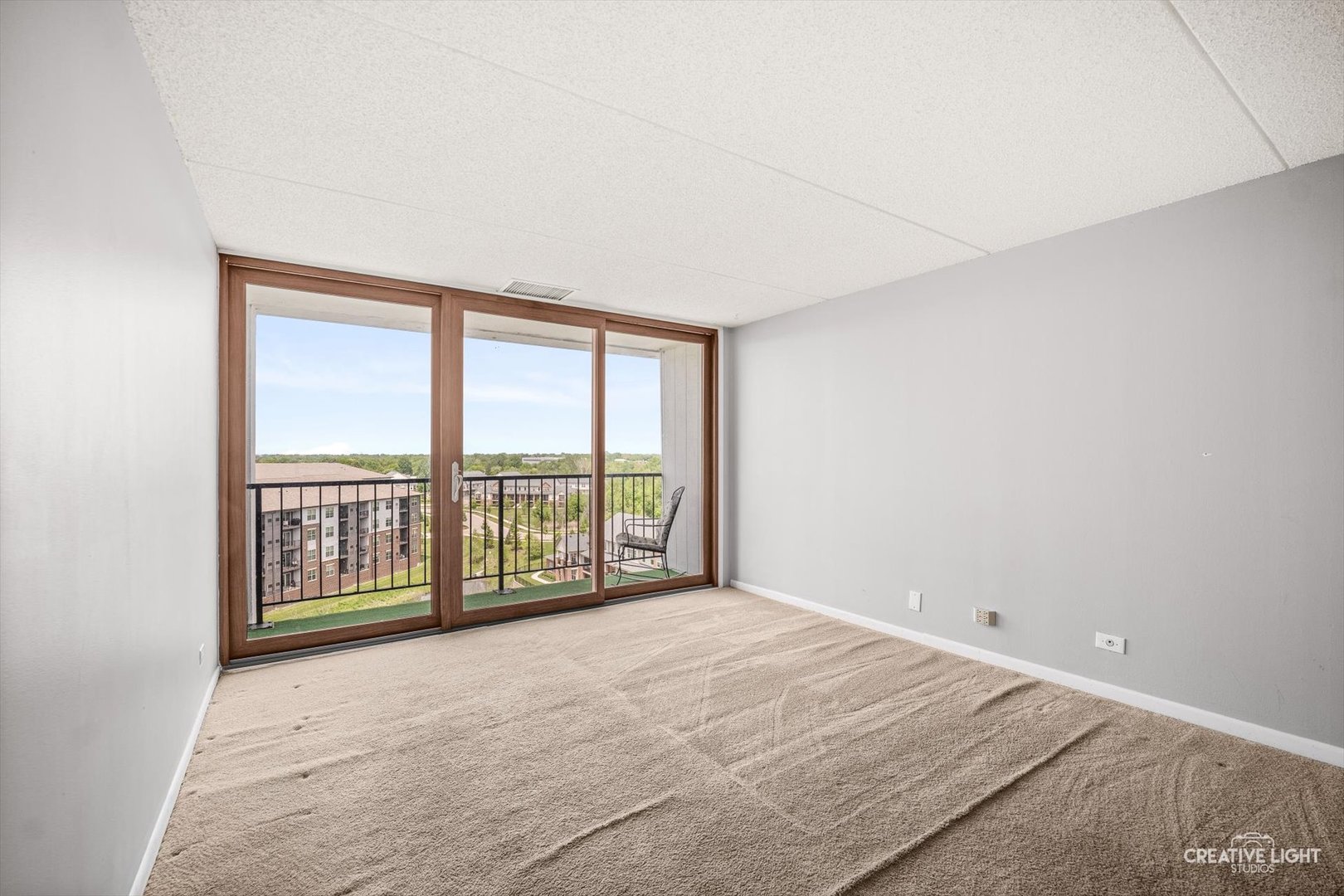 2015 S Finley Road Unit: 1104