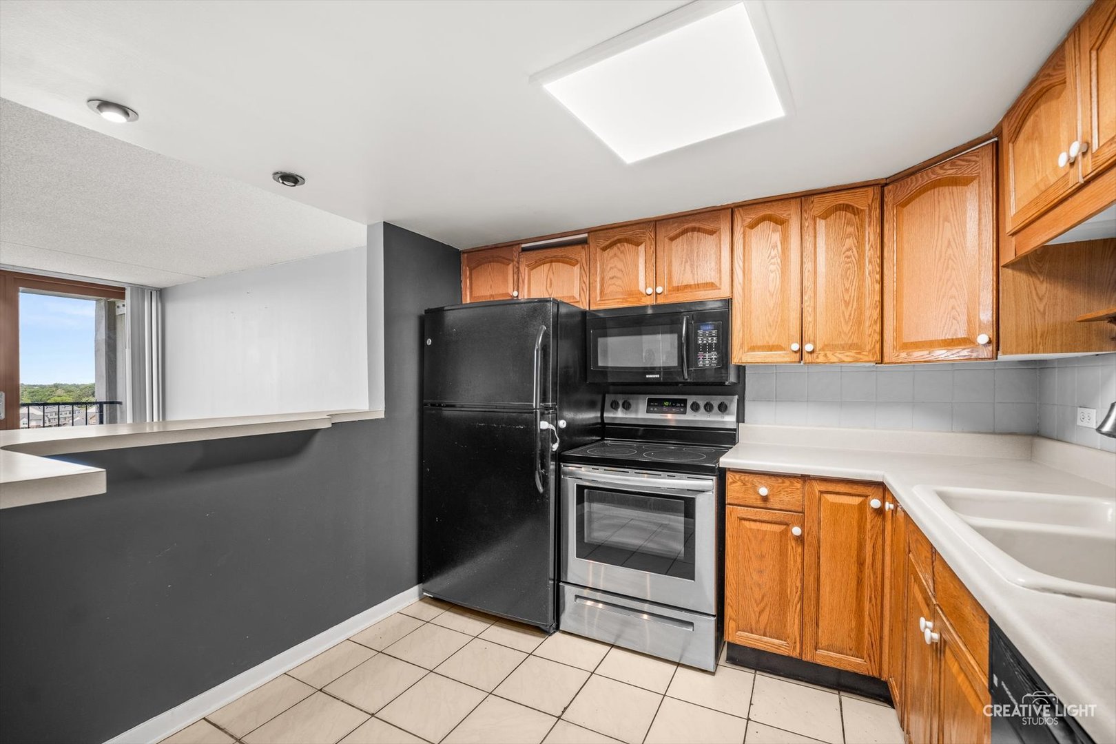 2015 S Finley Road Unit: 1104