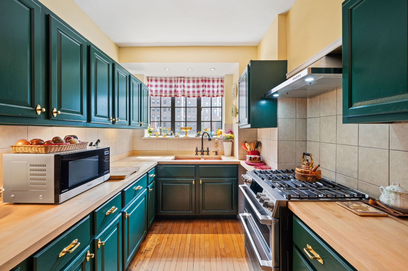 3800 N Lake Shore Drive Unit: 5E