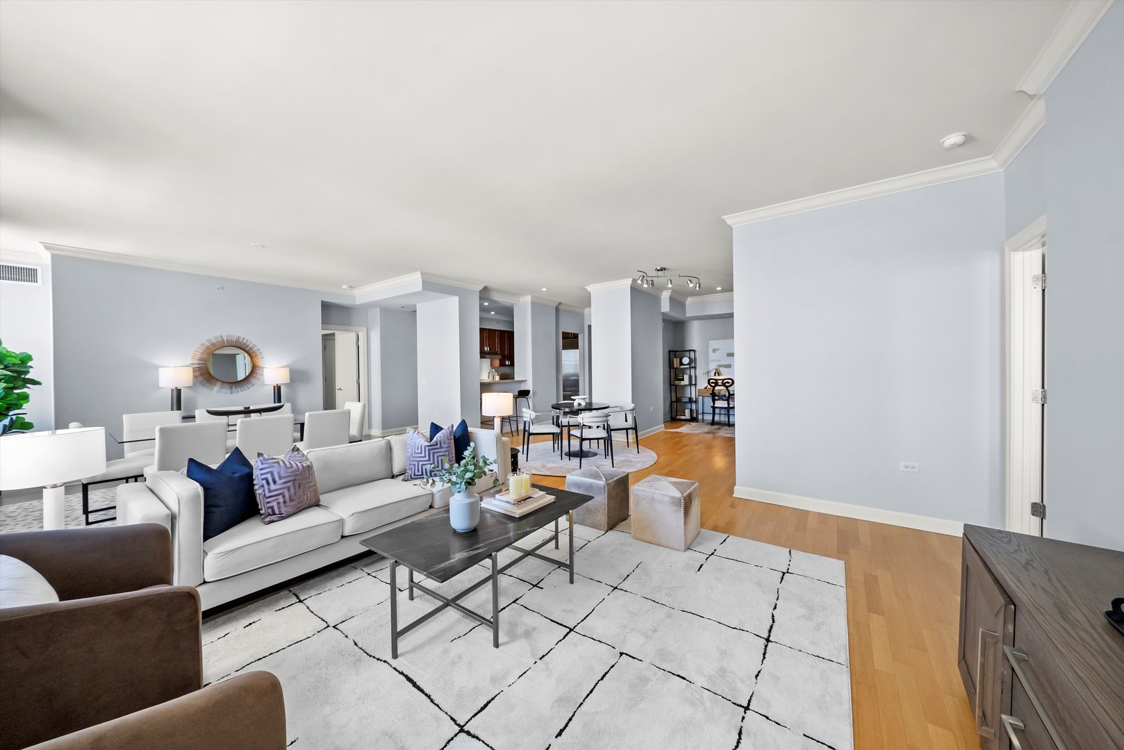 310 S Michigan Avenue Unit: 2101