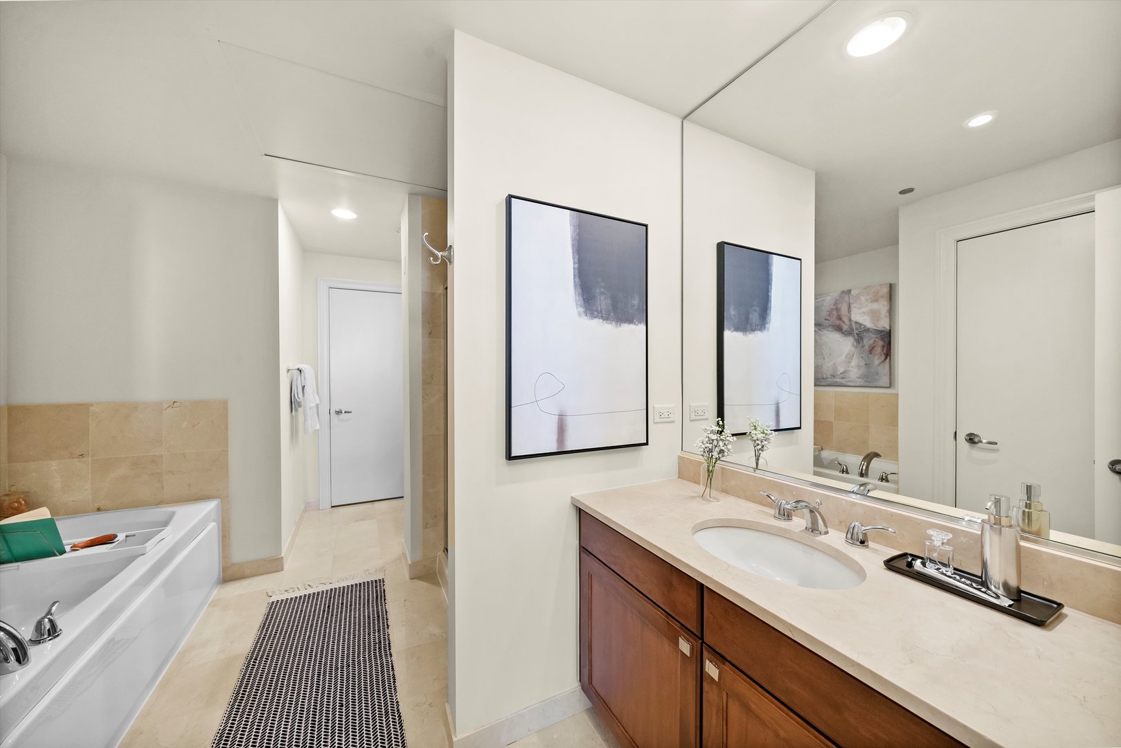 310 S Michigan Avenue Unit: 2101