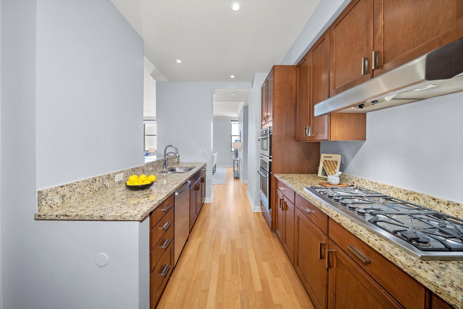 310 S Michigan Avenue Unit: 2101