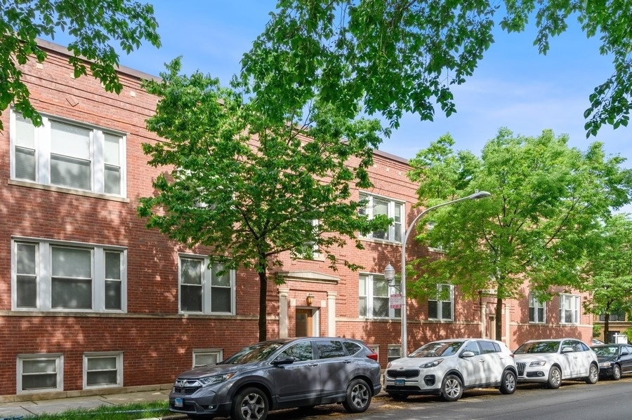 3514 N RACINE Avenue Unit: G