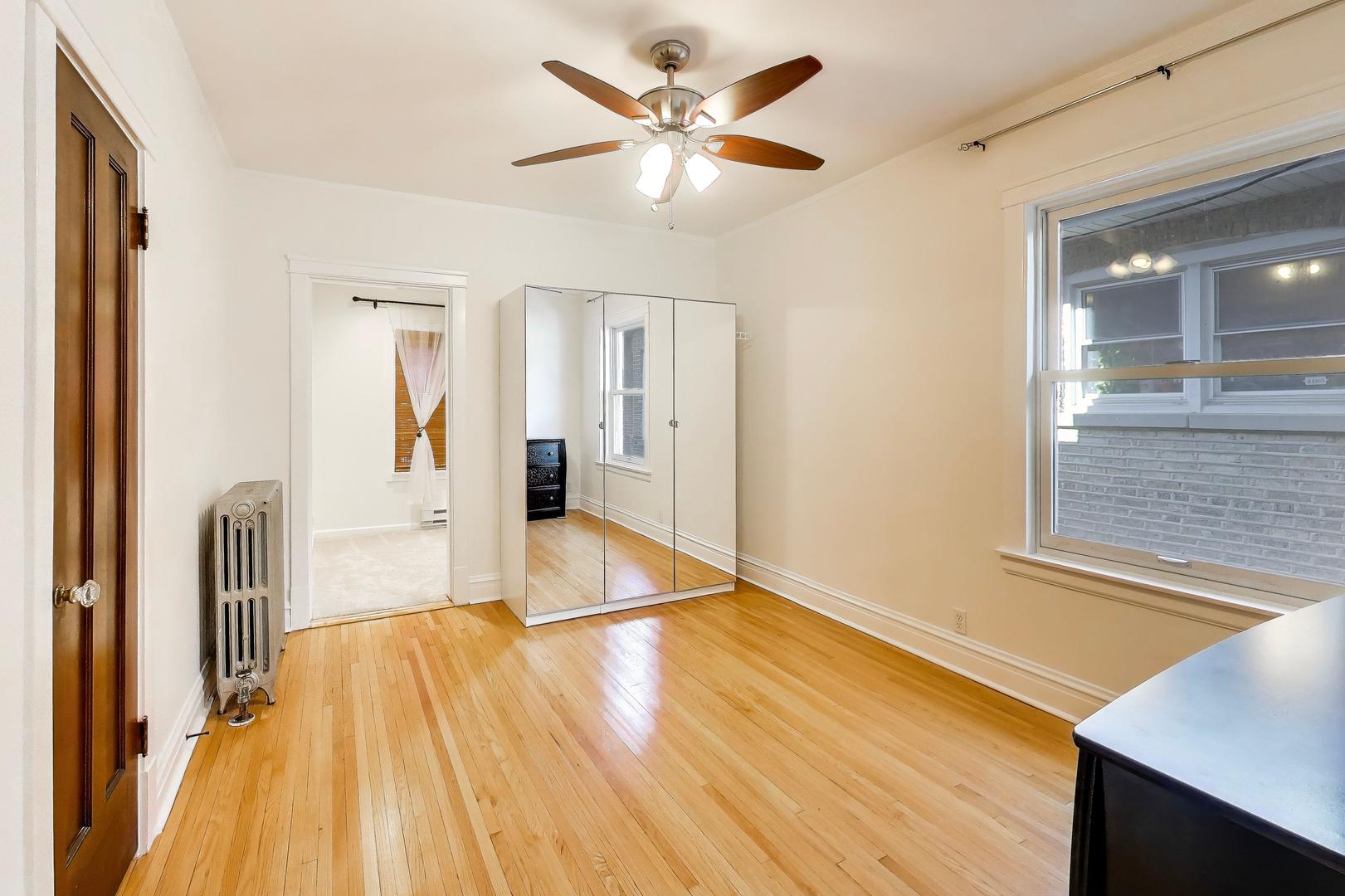 6224 N Rockwell Street