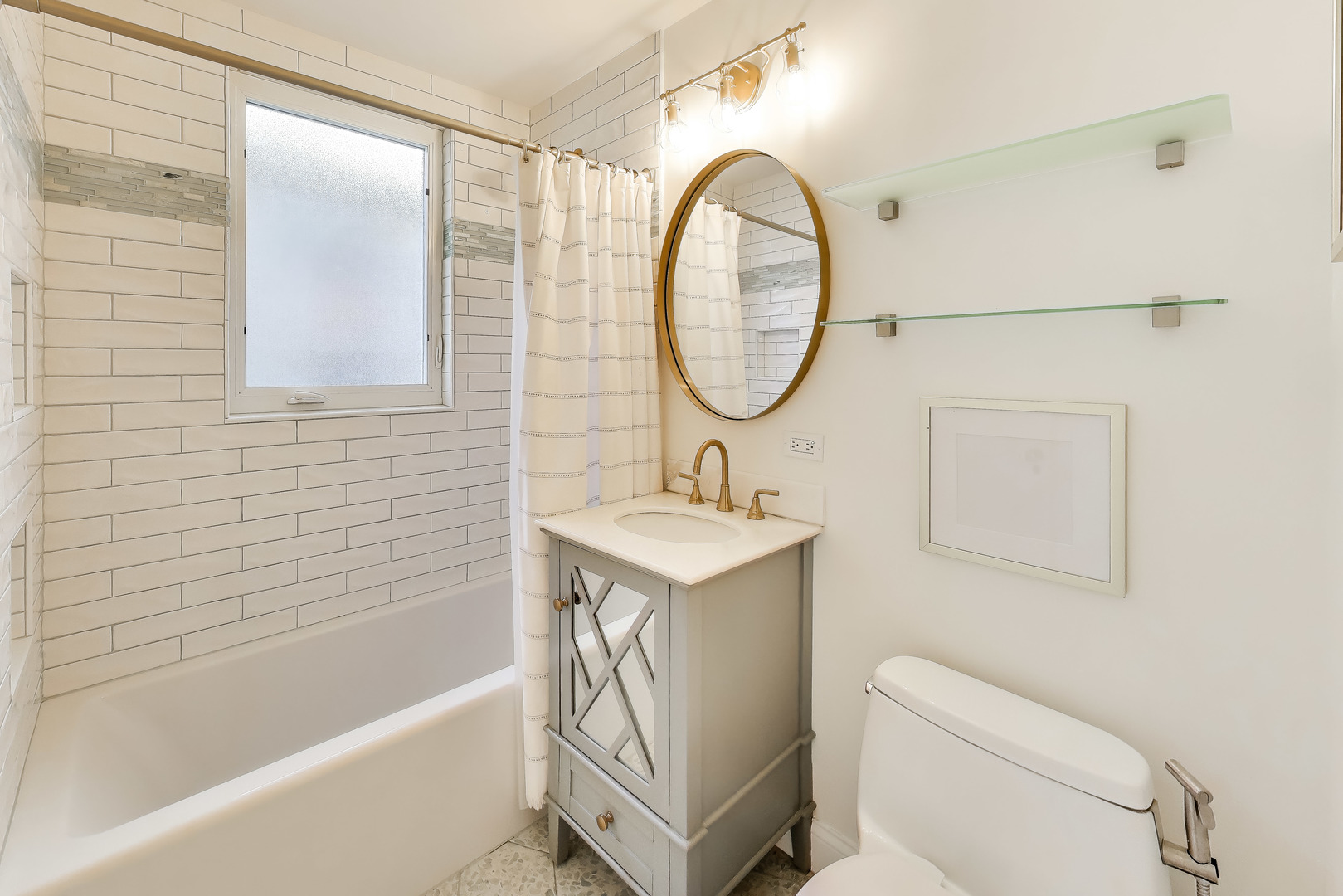 6224 N Rockwell Street