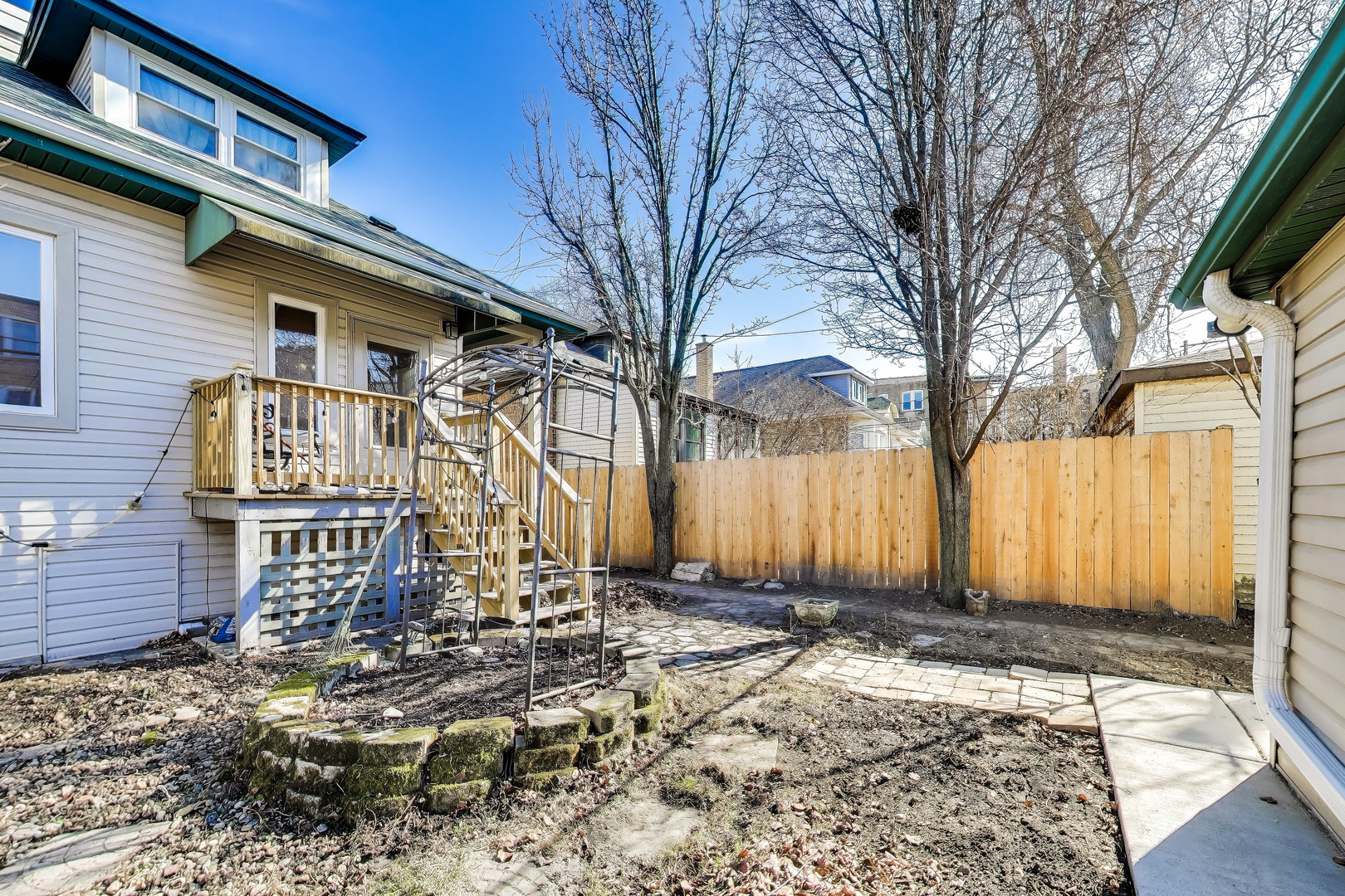 6224 N Rockwell Street