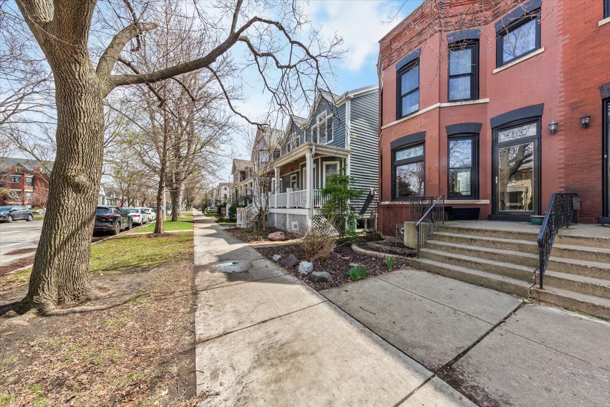 2159 W Wilson Avenue