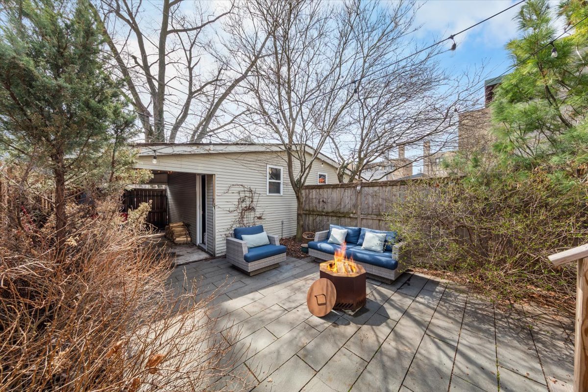 2159 W Wilson Avenue