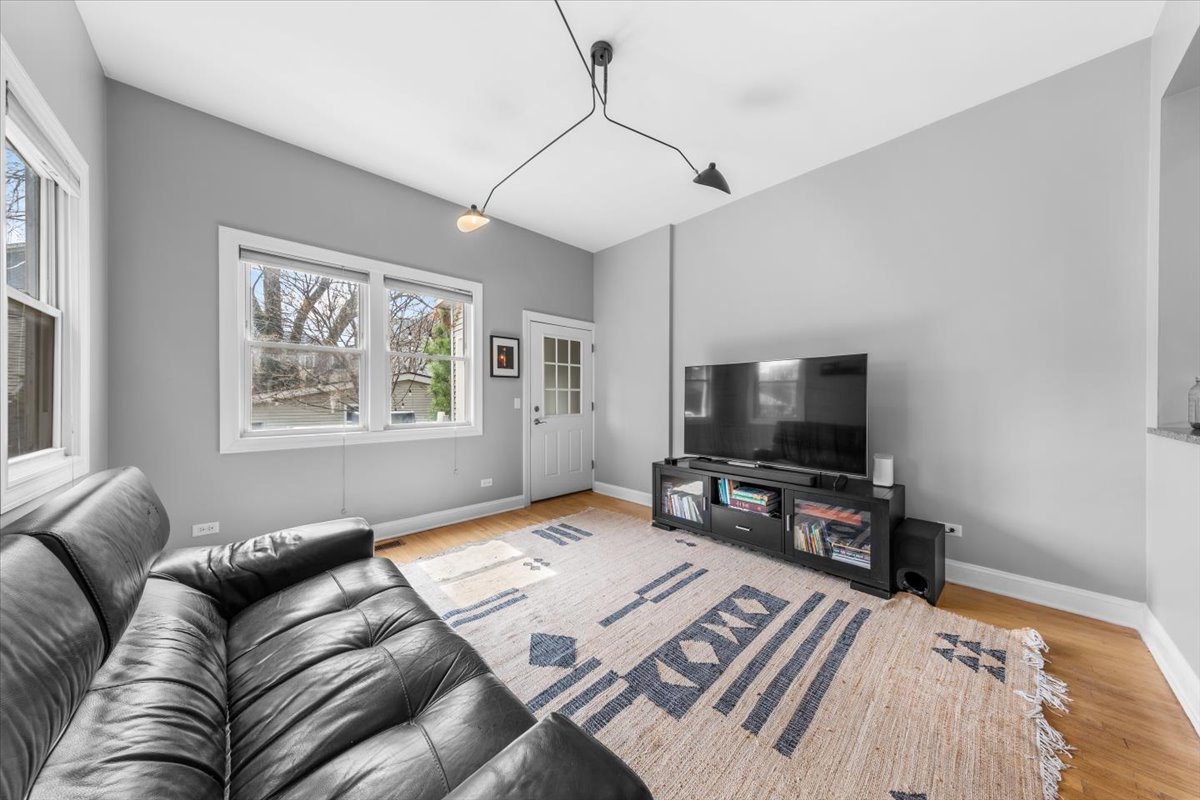2159 W Wilson Avenue