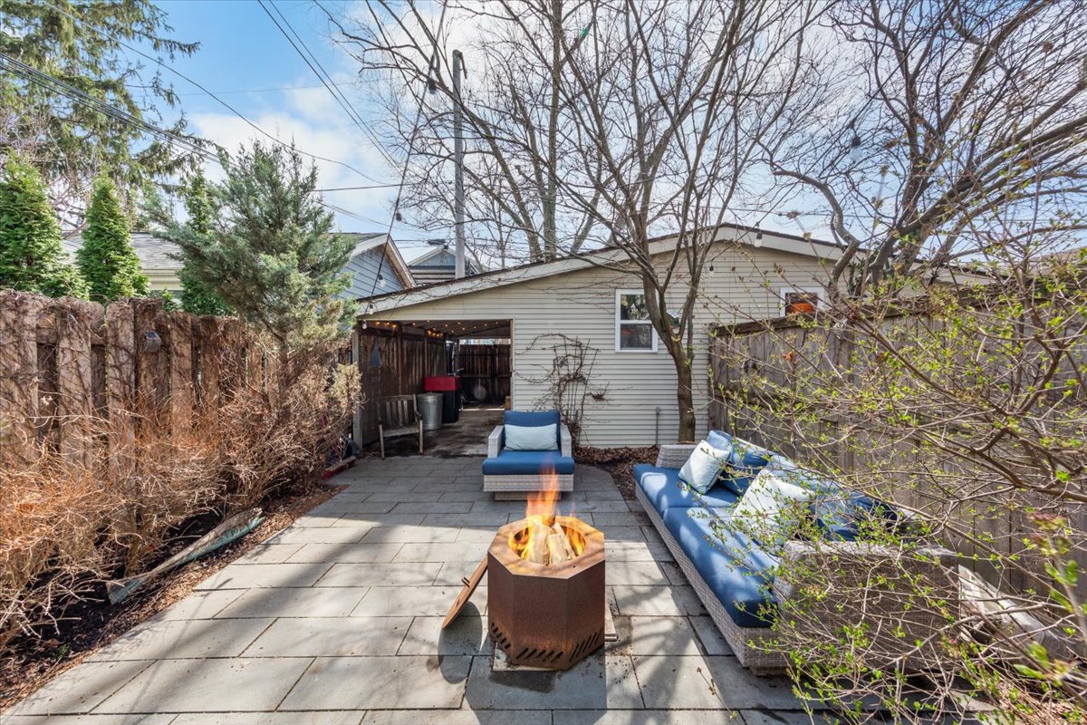 2159 W Wilson Avenue