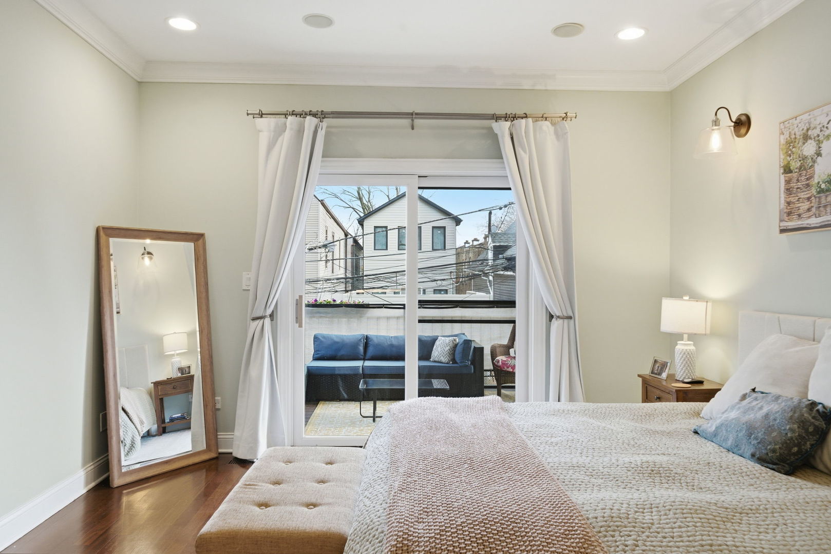 1443 W Belmont Avenue Unit: 1