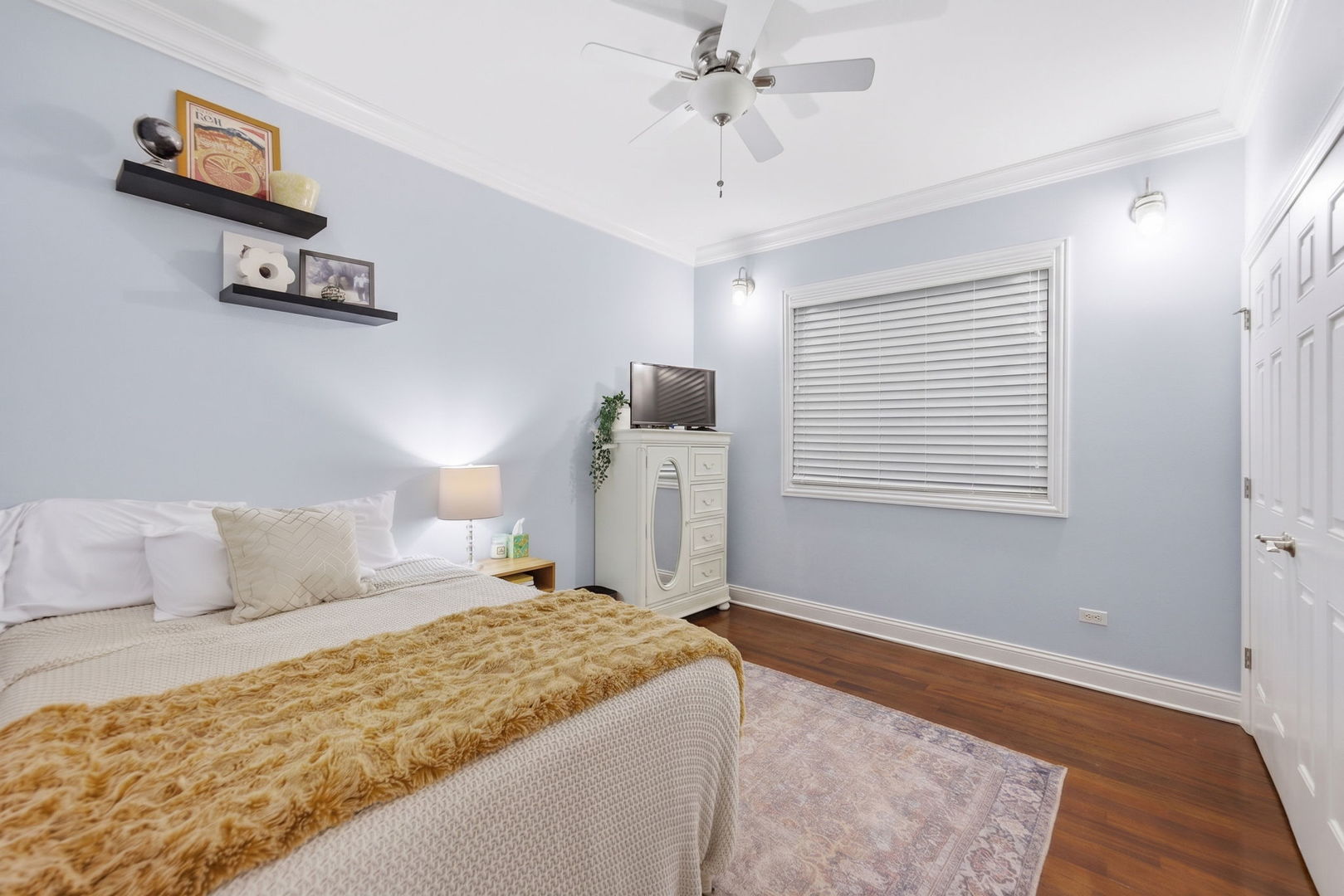 1443 W Belmont Avenue Unit: 1