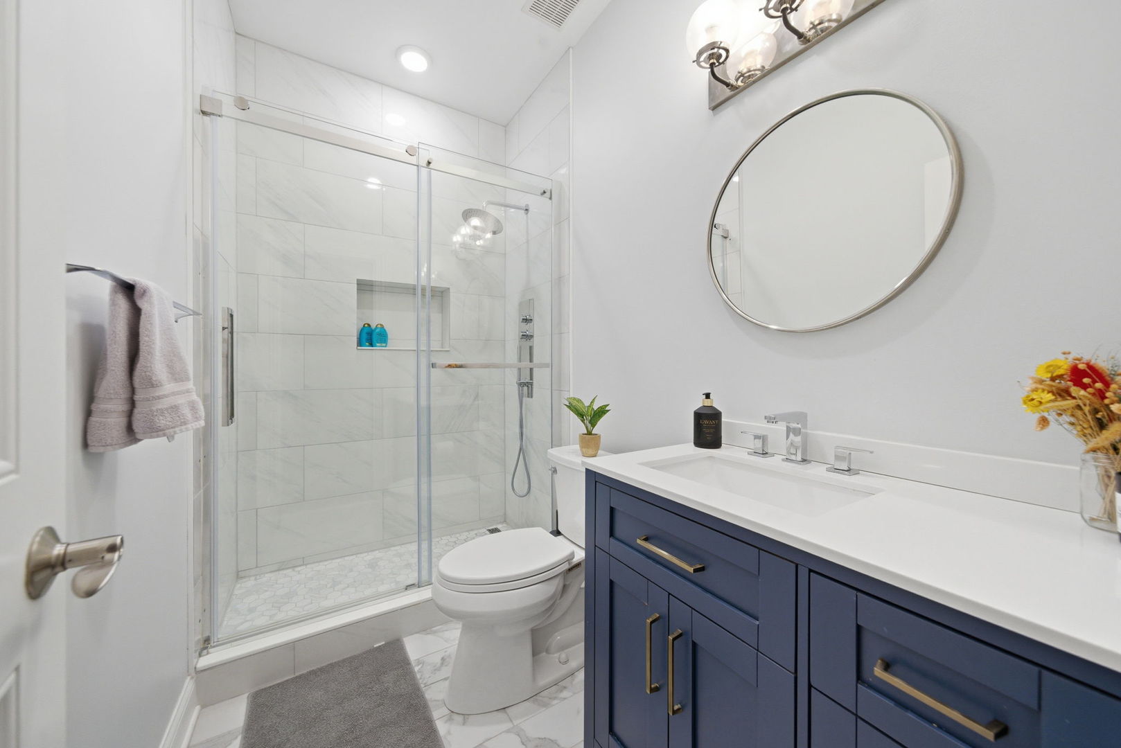 1443 W Belmont Avenue Unit: 1