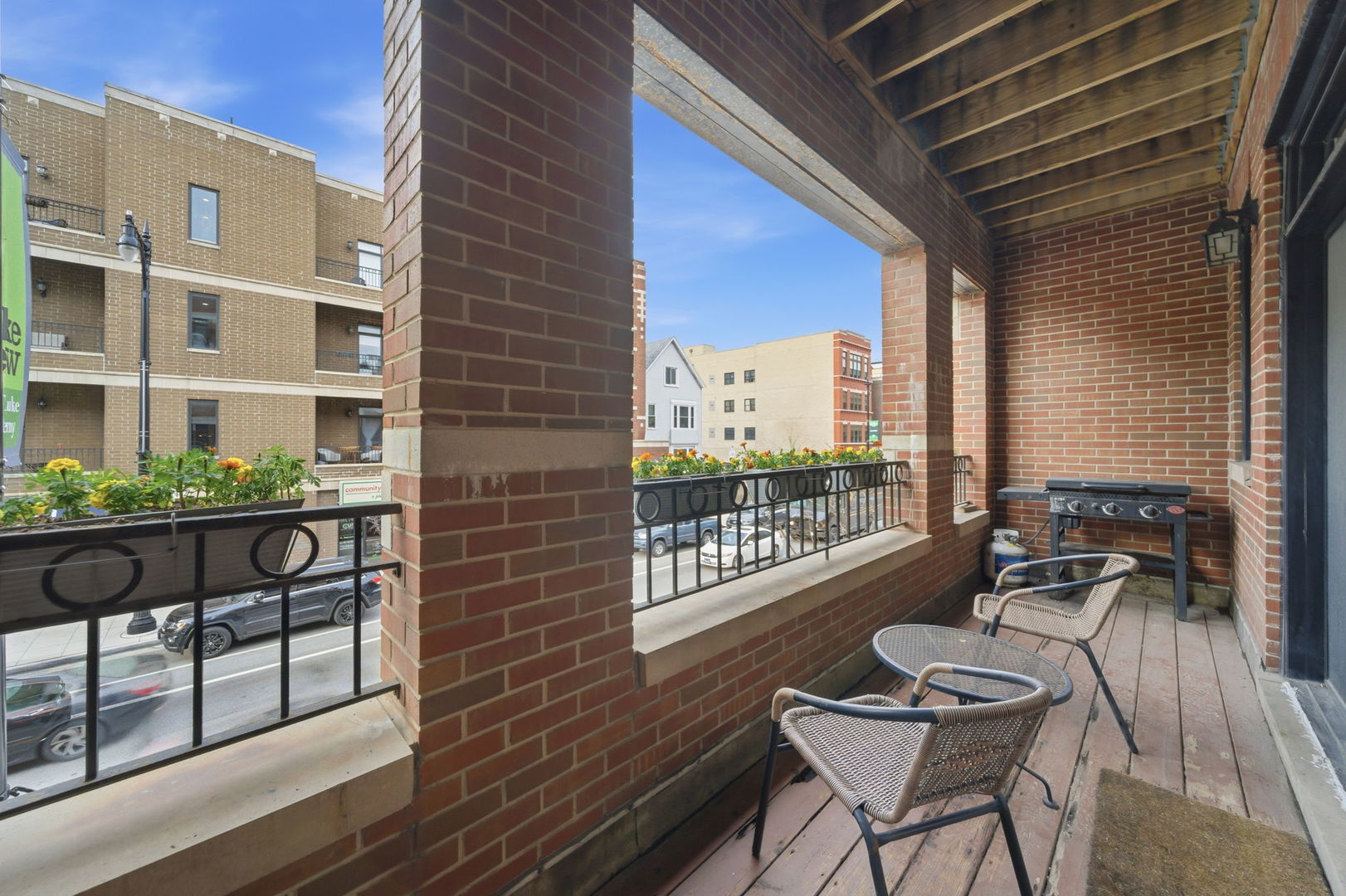 1443 W Belmont Avenue Unit: 1