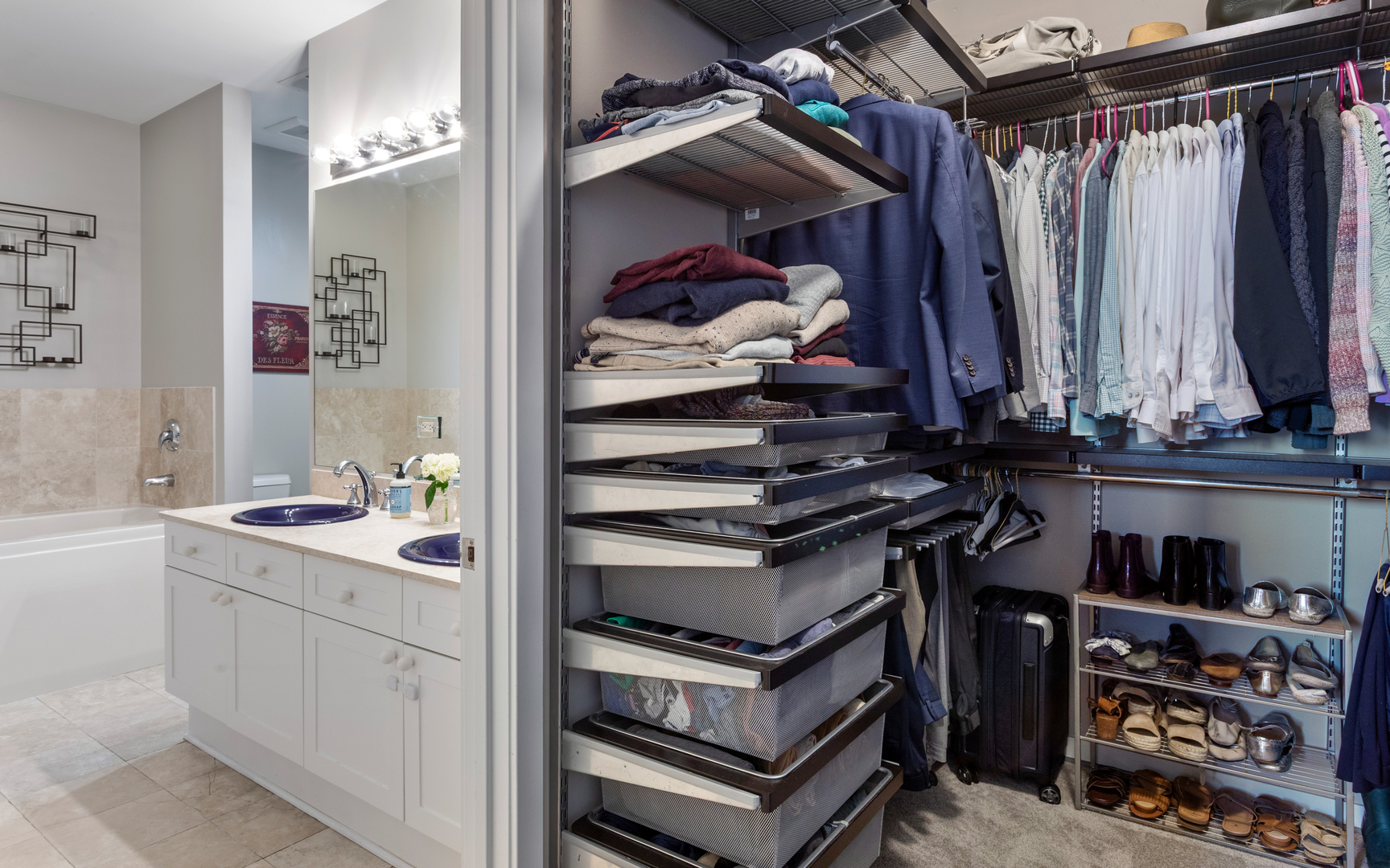 4118 N LINCOLN Avenue Unit: 302