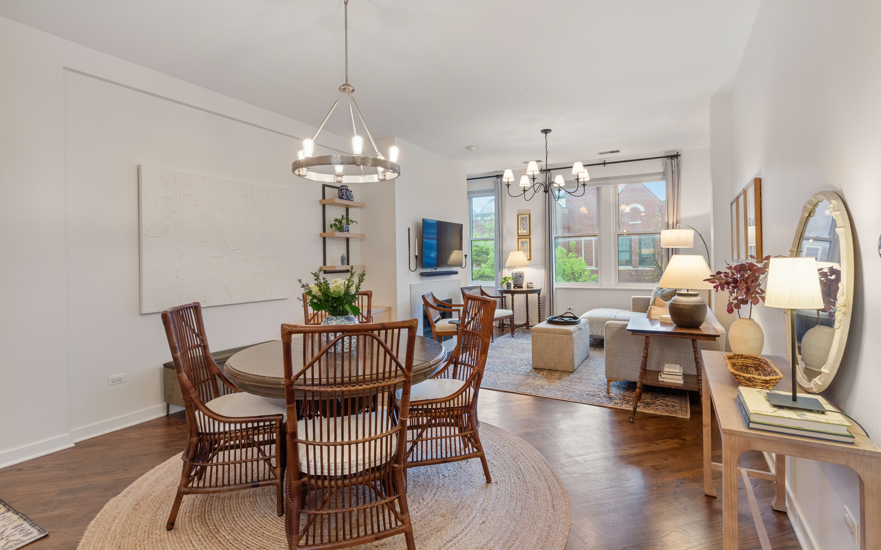 4118 N LINCOLN Avenue Unit: 302