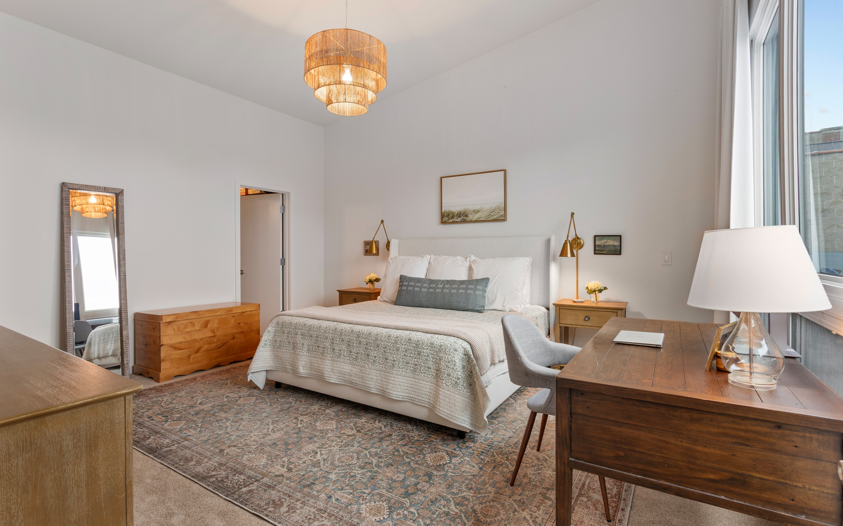 4118 N LINCOLN Avenue Unit: 302