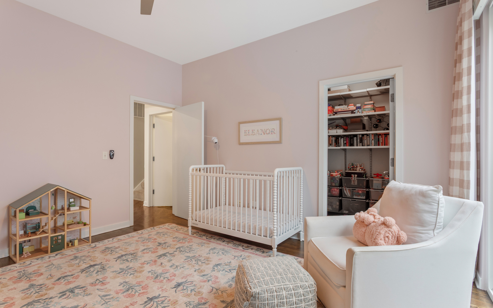 4118 N LINCOLN Avenue Unit: 302