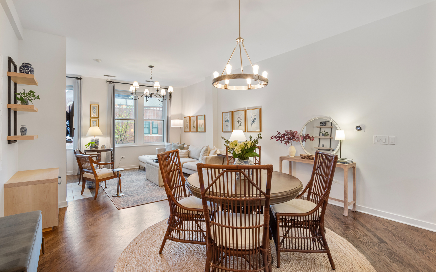 4118 N LINCOLN Avenue Unit: 302