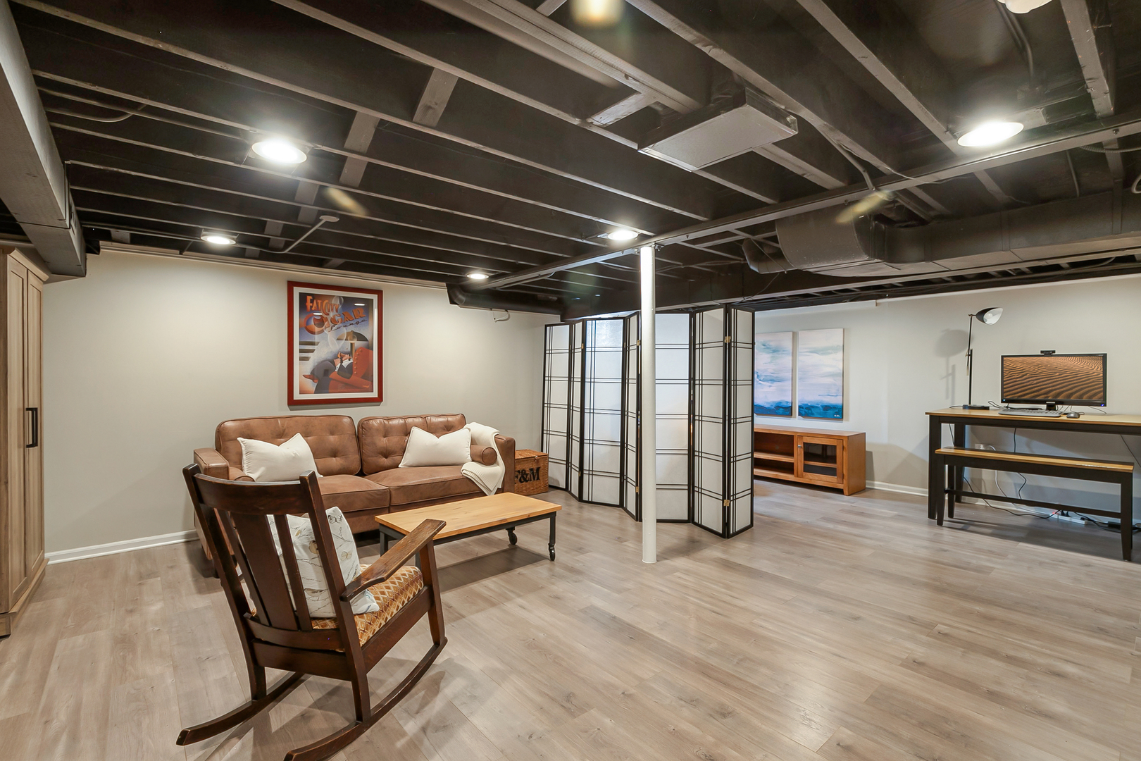348 E Woodland Road