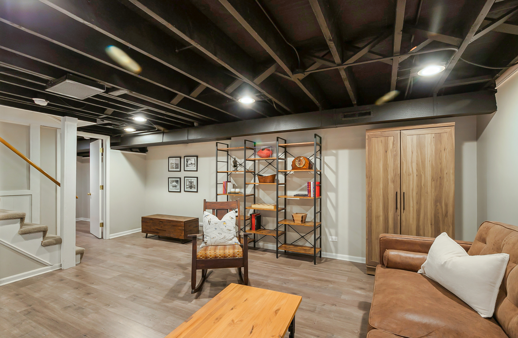 348 E Woodland Road