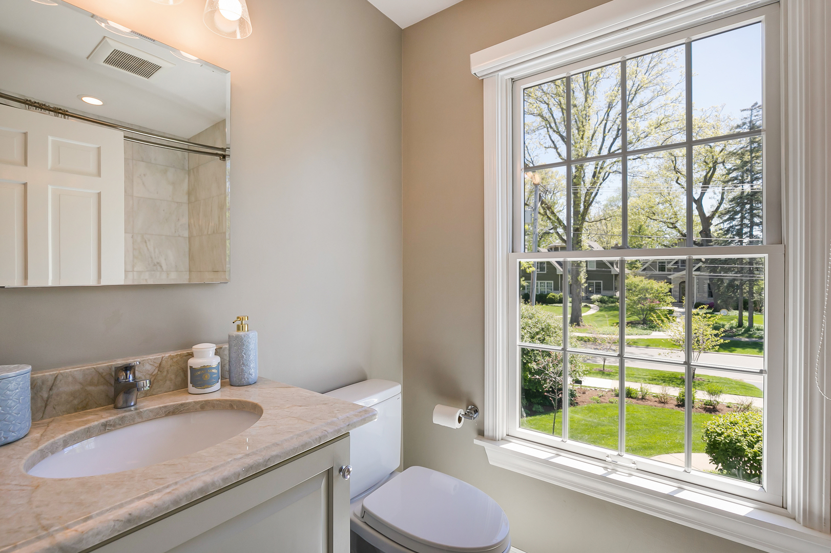348 E Woodland Road