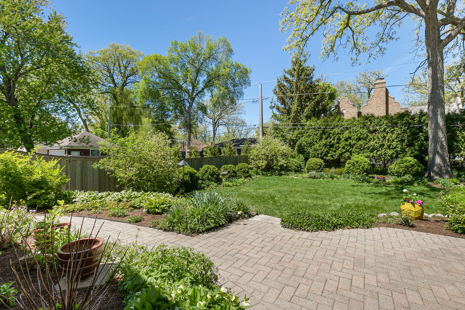 348 E Woodland Road