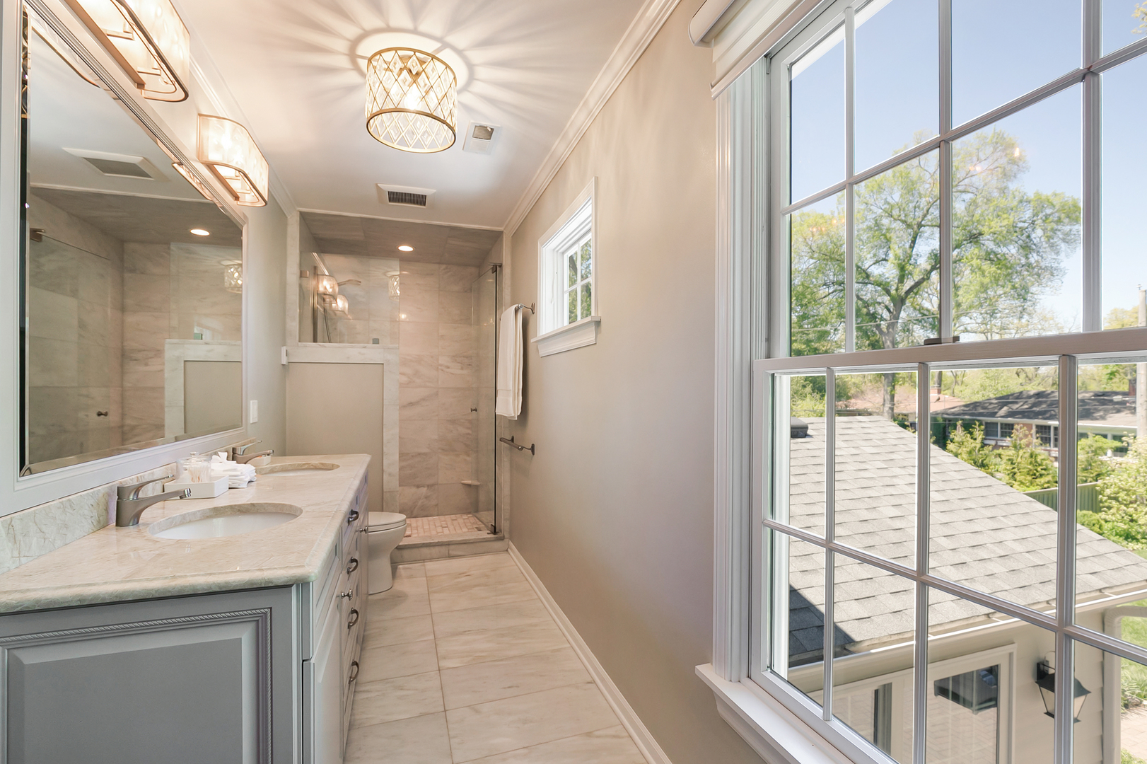 348 E Woodland Road