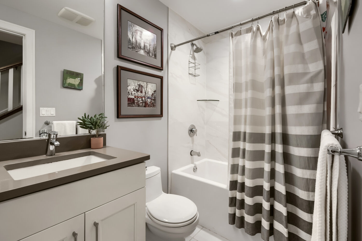 3737 N Damen Avenue Unit: 1