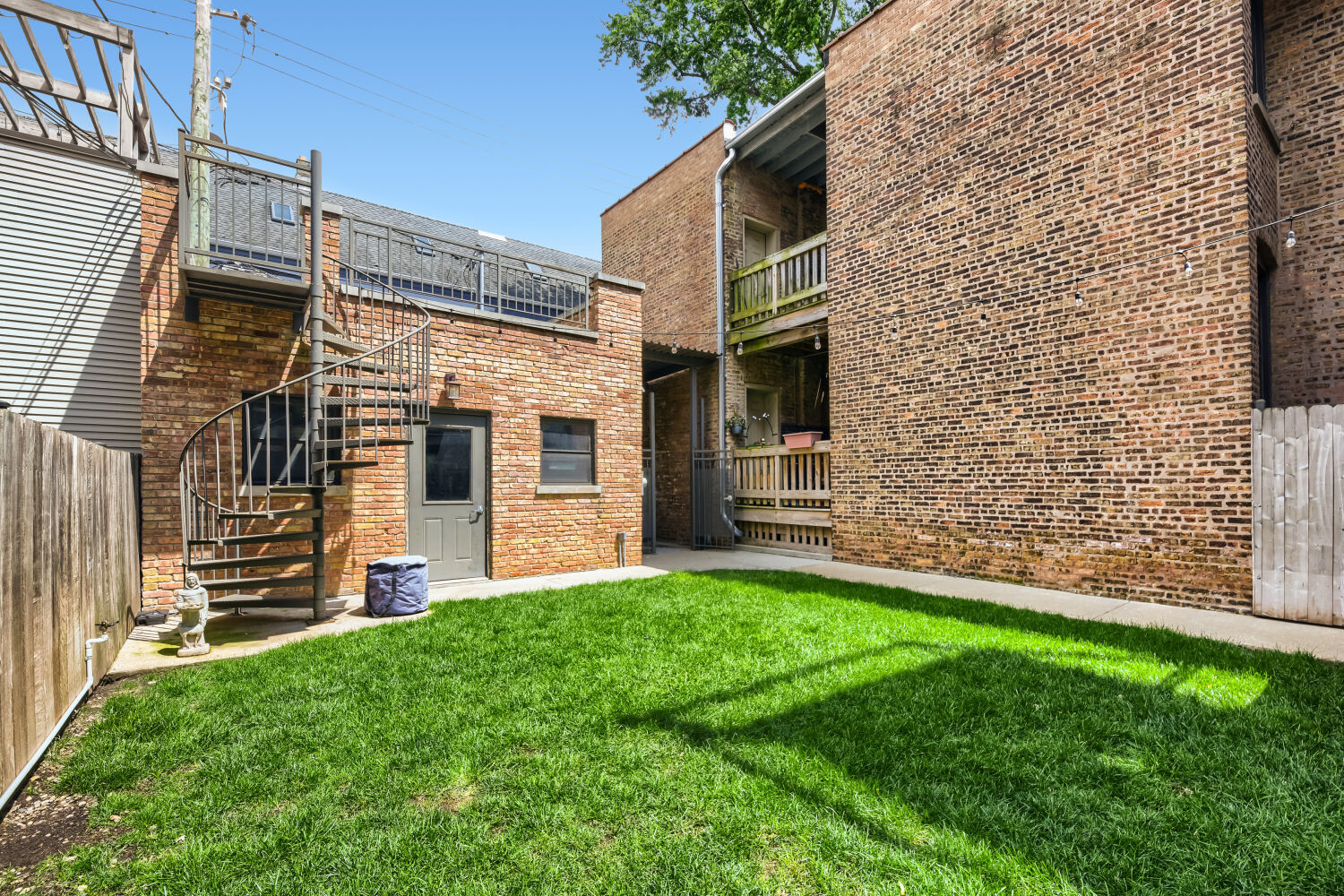 3737 N Damen Avenue Unit: 1